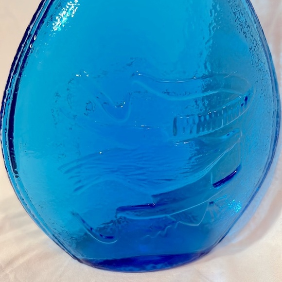 Blue Glass Bottle Vase Union Made Intertwining Hands and Peace Dove 9 inches - Picture 5 of 13